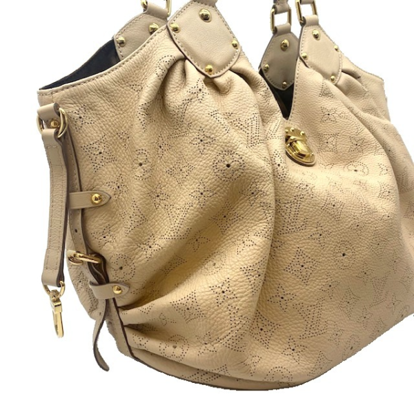 6 Louis Vuitton Mahina Neo L Shoulder Bag Biege