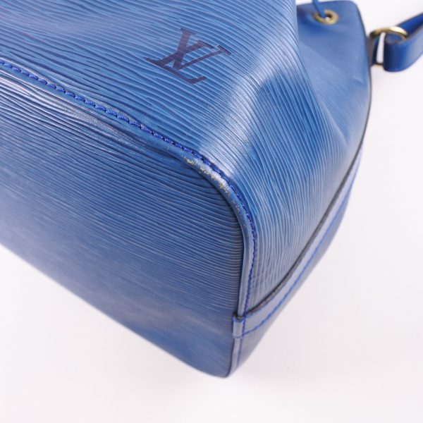 6 Louis Vuitton Noe Epi Leather Toledo Blue Shoulder Bag