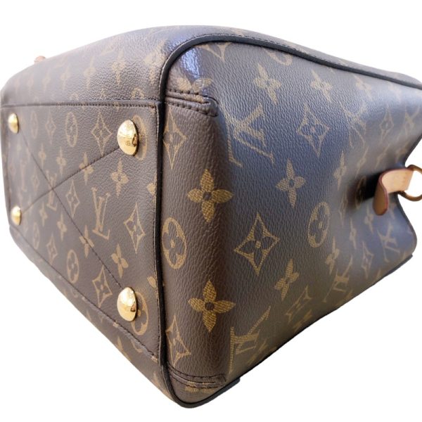 6 Louis Vuitton Montaigne MM Monogram Handbag