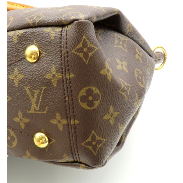 6 Louis Vuitton Pallas Clementine Monogram Shoulder Bag