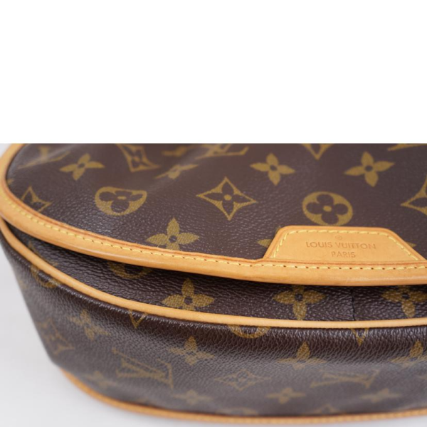 6 Louis Vuitton Menilmontant PM Monogram