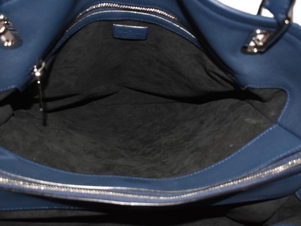 6 Louis Vuitton Lilia GM Navy Lambskin Tote Bag