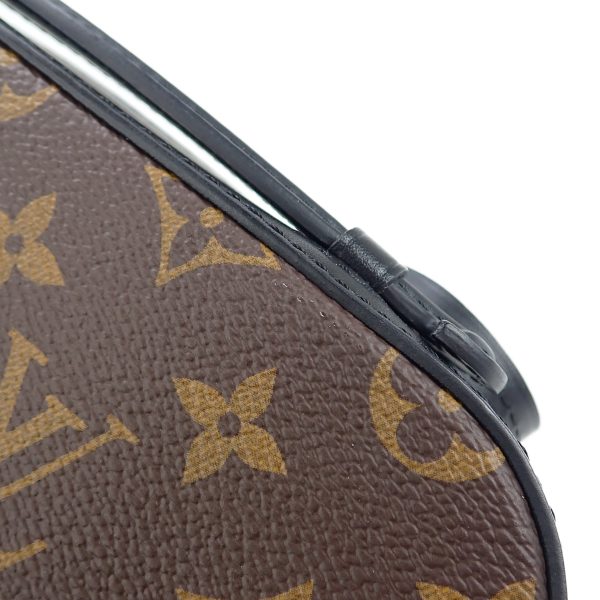 9 Louis Vuitton Monogram Saintonge Shoulder Bag Black