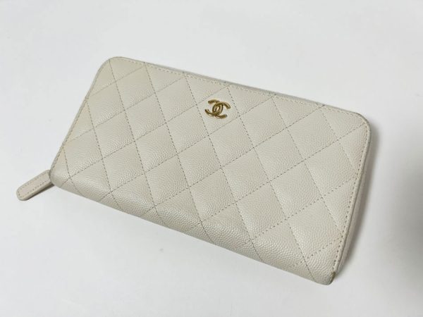 justbag07 Chanel Caviar Skin Matelasse Round Zipper Wallet Long Wallet White Silver Metal Fittings