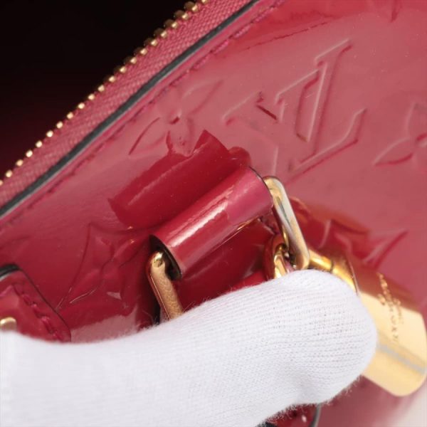 usus a1261751 11 d 20220803125527 Louis Vuitton Vernis Montana Handbag Red