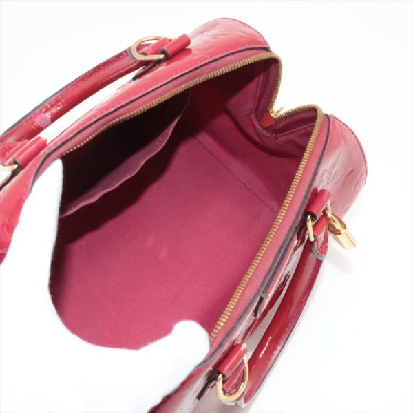 usus a1261751 6 d 20220803125521 Louis Vuitton Vernis Montana Handbag Red