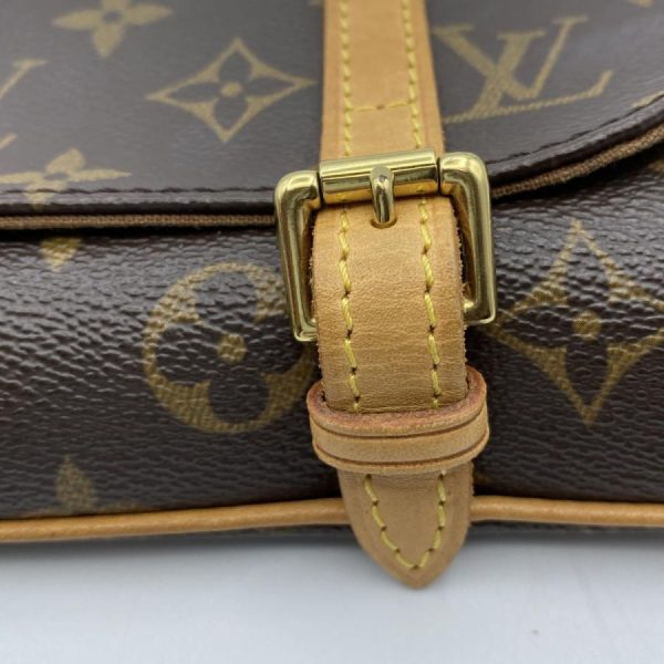 14 Louis Vuitton Monogram Pochette Marrell Shoulder Bag