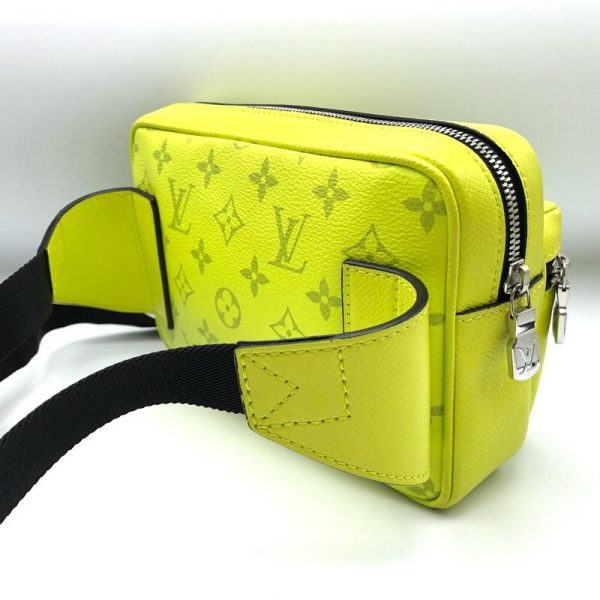 2 Louis Vuitton Bum Bag Outdoor Taigarama Jaune Waist Bag