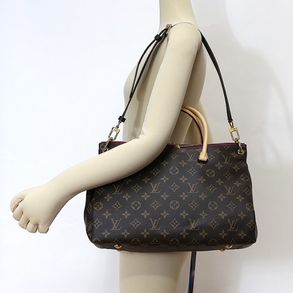 2 Louis Vuitton Pallas Handbag Monogram Canvas Brown