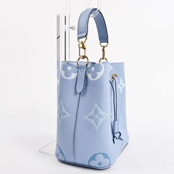 2 Louis Vuitton Neonoe BB Shoulder Bag Amplant Light Blue