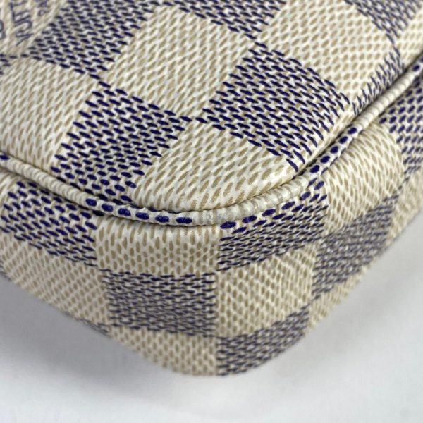 3 Louis Vuitton Pochette Accessoire Makeup Makeup Bag in Bag Accessory Pouch Damier Azur White