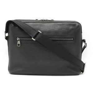 6 Louis Vuitton Lock Me Leather Handbag Black
