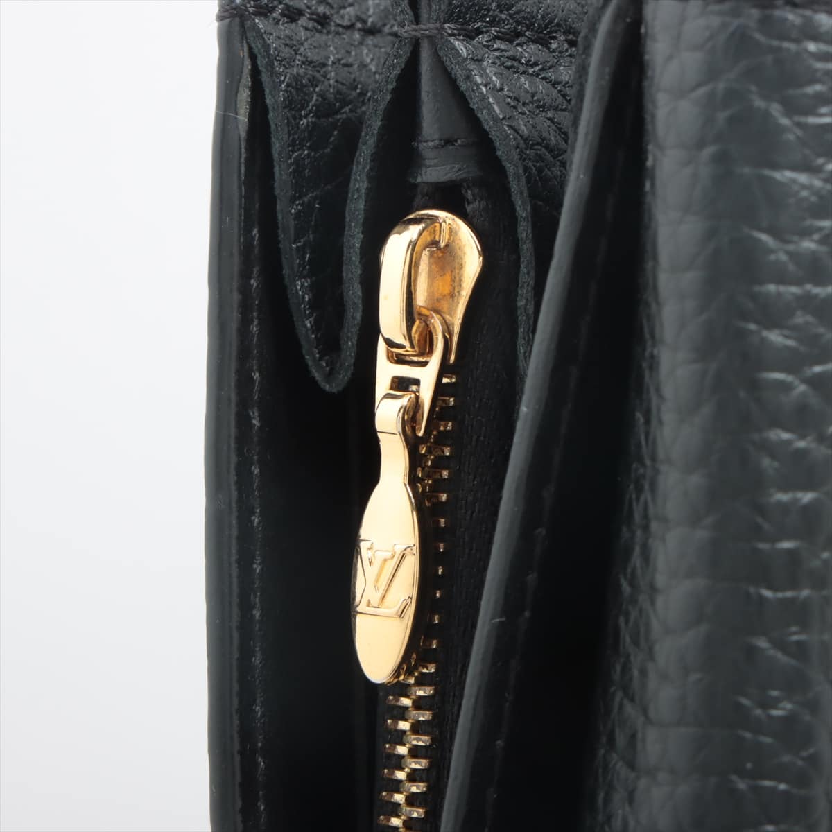 Louis Vuitton Taurillon Portefeuil Capucines Wallet Black - Image 7