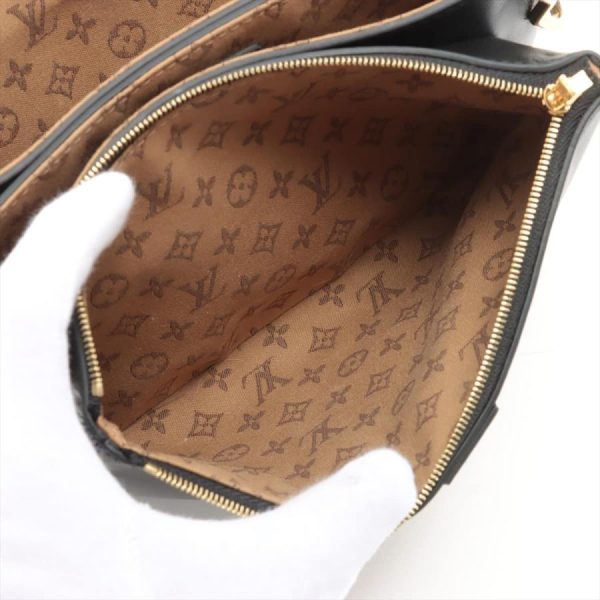 7 Louis Vuitton Leather Rendezvous Handbag