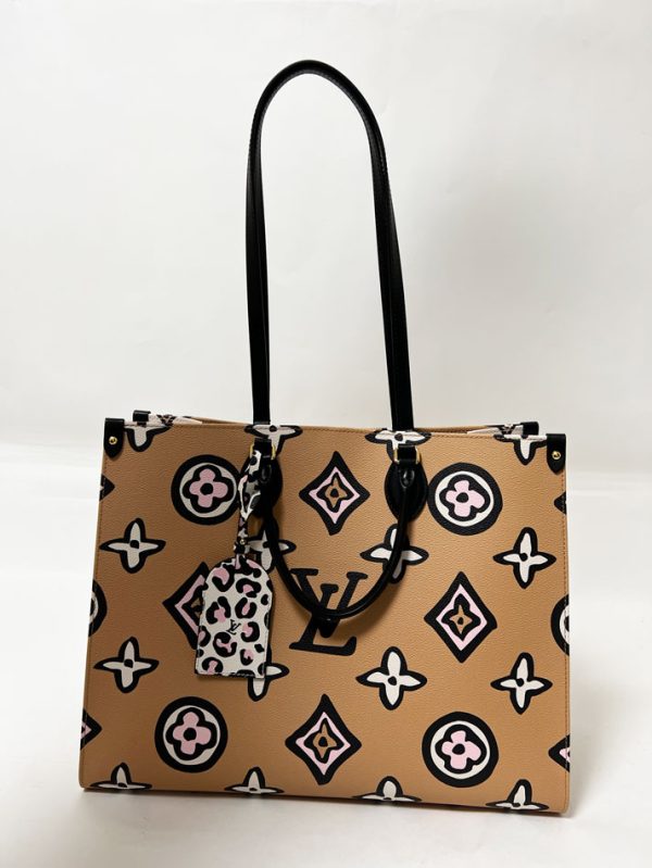 8 Louis Vuitton Monogram Wild At Heart On The Go GM Tote Bag Arizona Beige