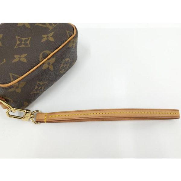 6 Louis Vuitton Wapiti Pouch Monogram Leather Brown