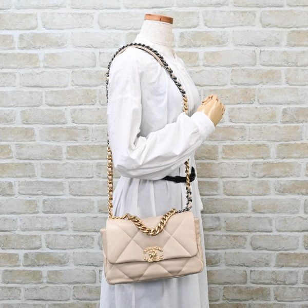 6 Chanel Chain Shoulder Shoulder Bag Lambskin Beige