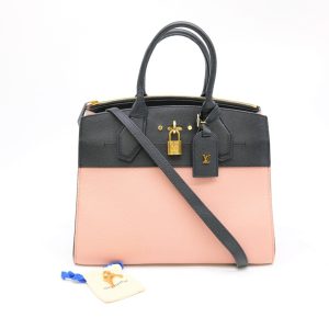 1 Fendi Visible Handbag Leather Black