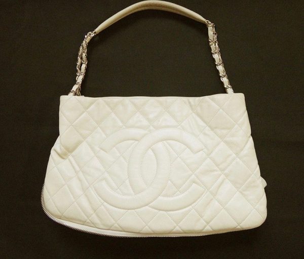 10000330 Chanel Caviar Matrasse Shoulder Bag