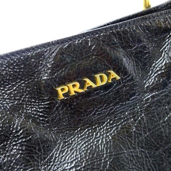 16 Prada Zipper Design Tote Bag Black Patent Leather