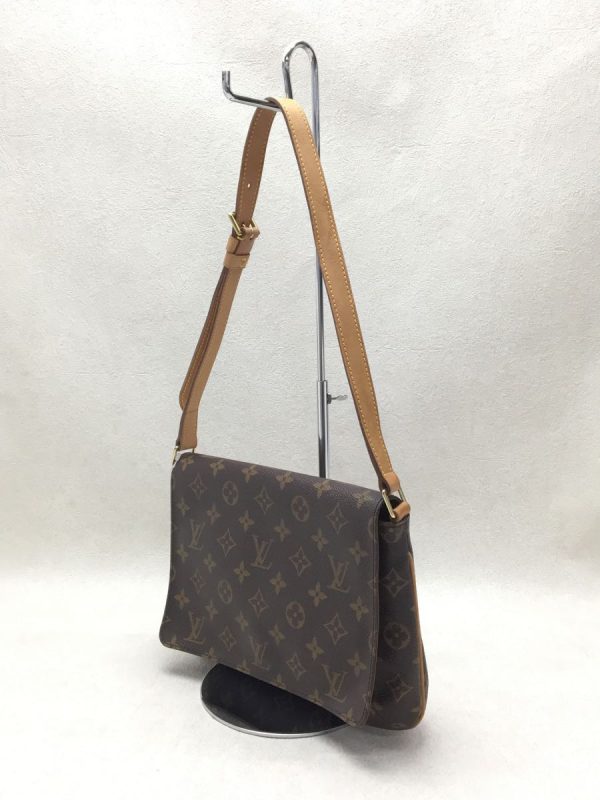 2300035427949 02 Louis Vuitton Musette Tango Shoulder Bag