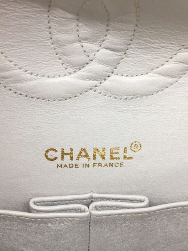 3 Chanel Matelasse 25 Chain Shoulder Bag Lambskin White