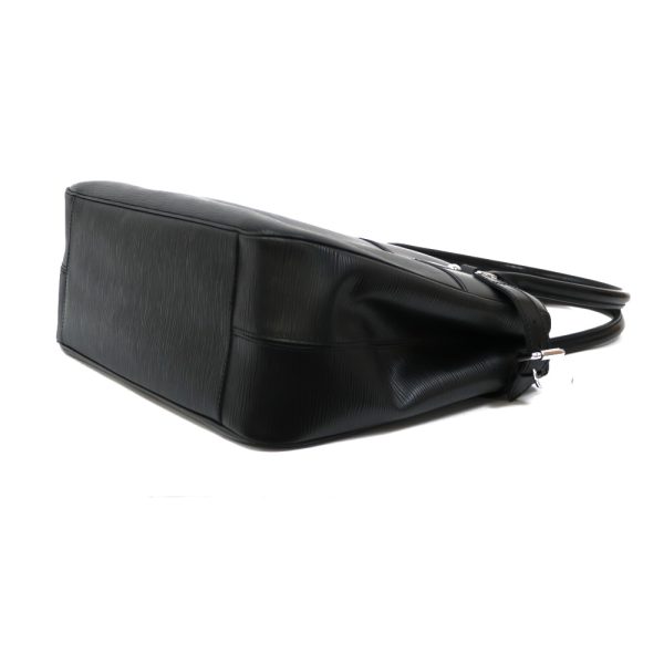 6 Louis Vuitton Passy GM Epi Shoulder Bag Black