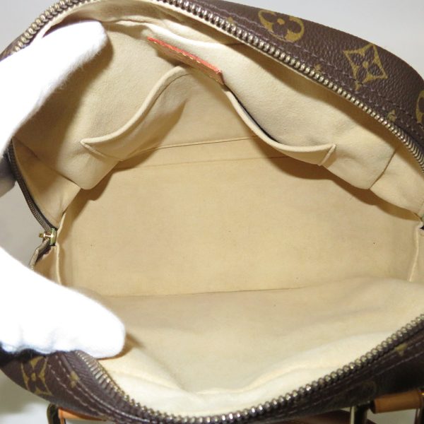 8 Louis Vuitton Monogram Manhattan PM Handbag