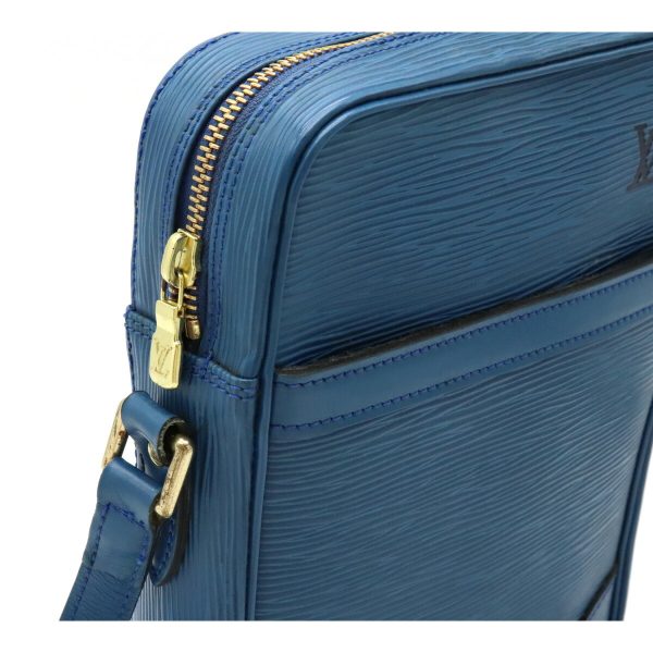 8 Louis Vuitton Epi Danube Shoulder Bag Leather Toledo Blue