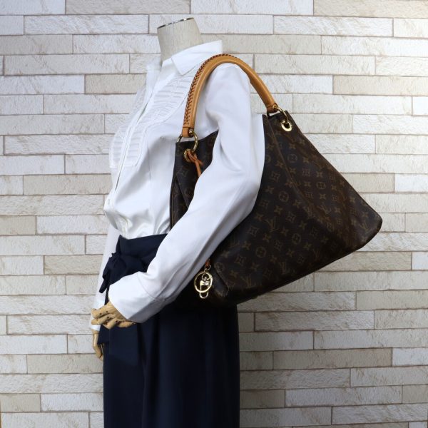 brb03802521 2 Louis Vuitton Artsy MM Monogram Canvas Shoulder Bag