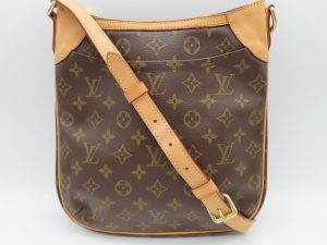 1 Louis Vuitton Epi Zippy Organizer NM Black