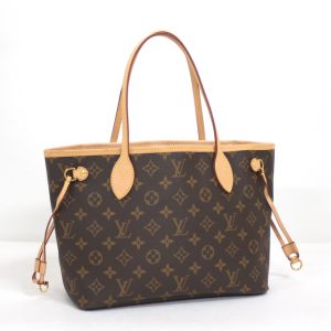 1 Louis Vuitton Taiga Shoulder Bag Grizzly