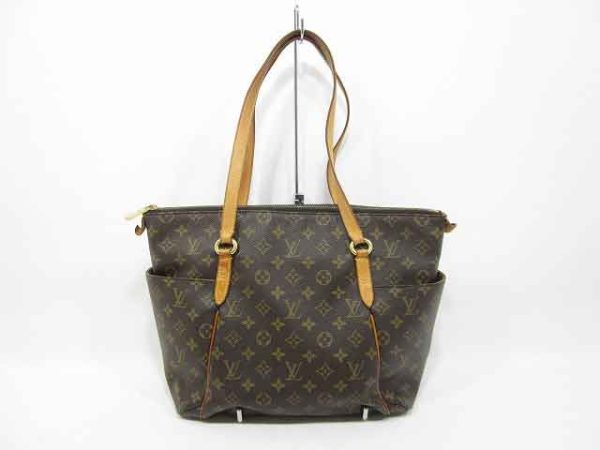 1 Louis Vuitton Totally MM Monogram Shoulder Bag