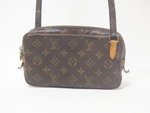 1 Louis Vuitton Speedy 40 Monogram Canvas Bag Brown