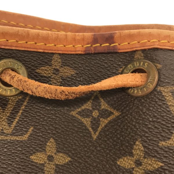 10 Louis Vuitton Petit Noe Shoulder Bag In Monogram Canvas