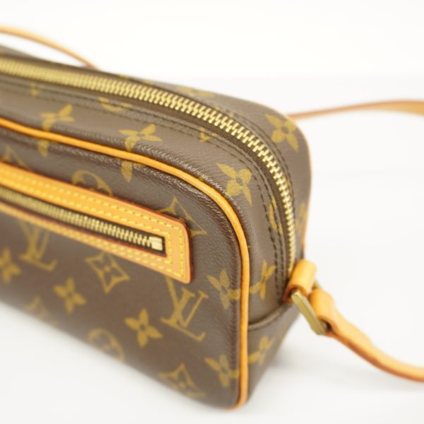 10 Louis Vuitton Shoulder Bag Monogram Pochette