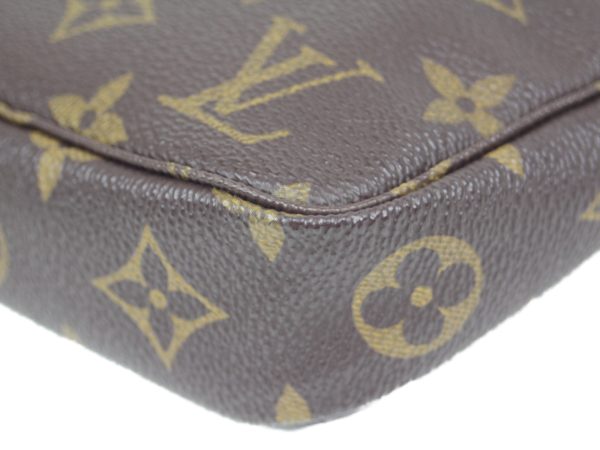 10 Louis Vuitton Pochette Accessoires Monogram