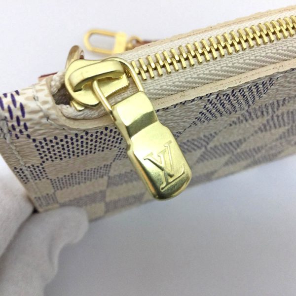 11 Louis Vuitton Neverfull PM Damier Azur White Tote Bag