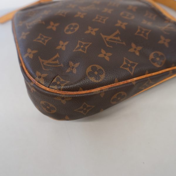 1566442 1993 11 Louis Vuitton Monogram Odeon PM Shoulder Bag