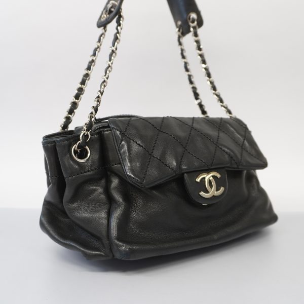 2 Chanel Shoulder Bag Matelasse Chain Shoulder Lambskin Black Silver Metal Fittings