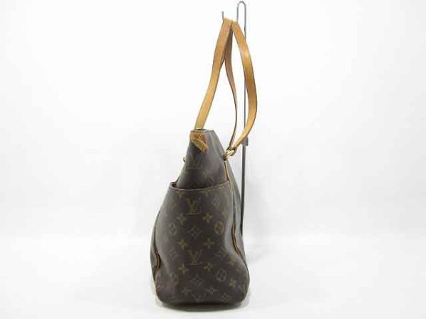 2 Louis Vuitton Totally MM Monogram Shoulder Bag