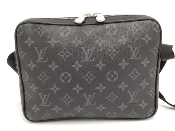 2000773251300204 2 Louis Vuitton Taigarama Outdoor Messenger Bag