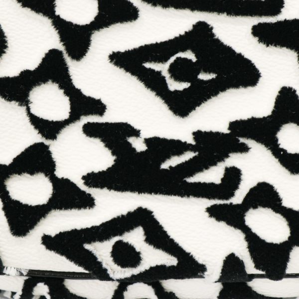 22 3731 07 Louis Vuitton Pochette Accessoires Pouch Handbag