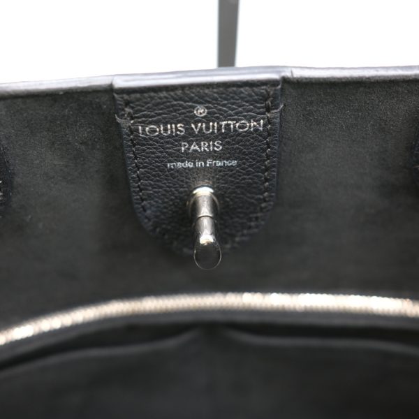 220958 7 Louis Vuitton LockMe Tote Bag Noir Black