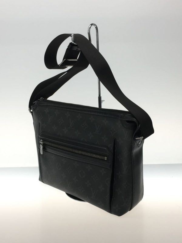 2339590810552 02 Louis Vuitton Odyse Messenger PM Monogram Eclipse Shoulder Bag