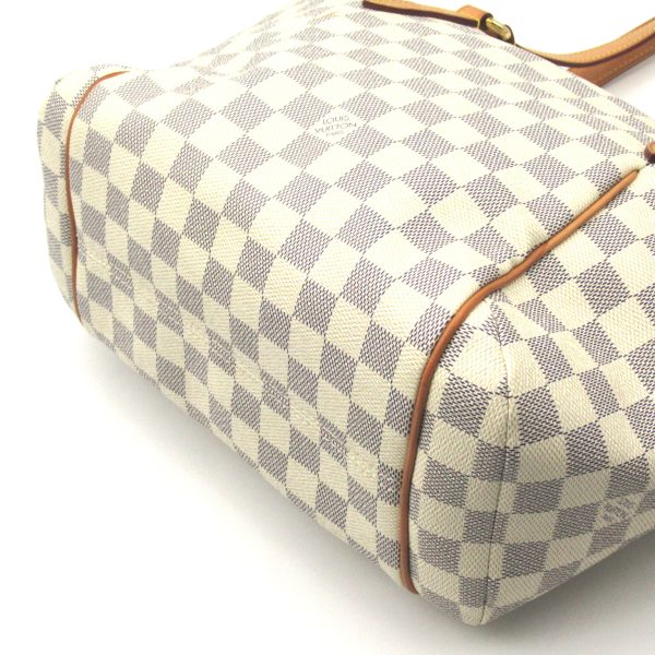 3 Louis Vuitton Totally PM Shoulder Bag