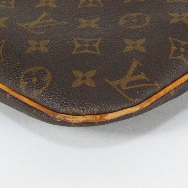 3 Louis Vuitton Pochette Bosphore Monogram Shoulder Bag