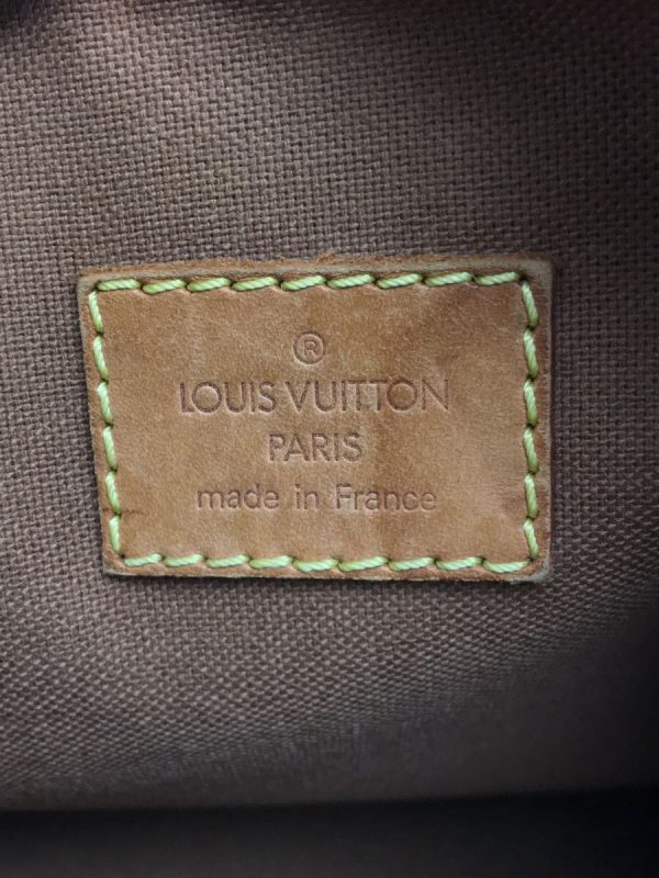 3 Louis Vuitton Pochette Bosphore Monogram