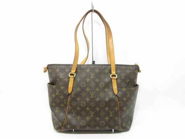 3 Louis Vuitton Totally MM Monogram Shoulder Bag