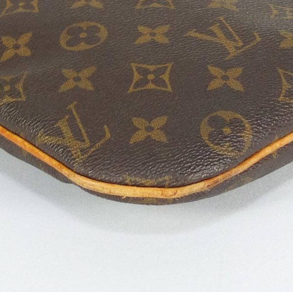 4 Louis Vuitton Pochette Bosphore Monogram Shoulder Bag